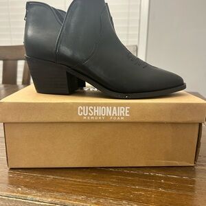 Cushionaire Women's Black Ankle Booties